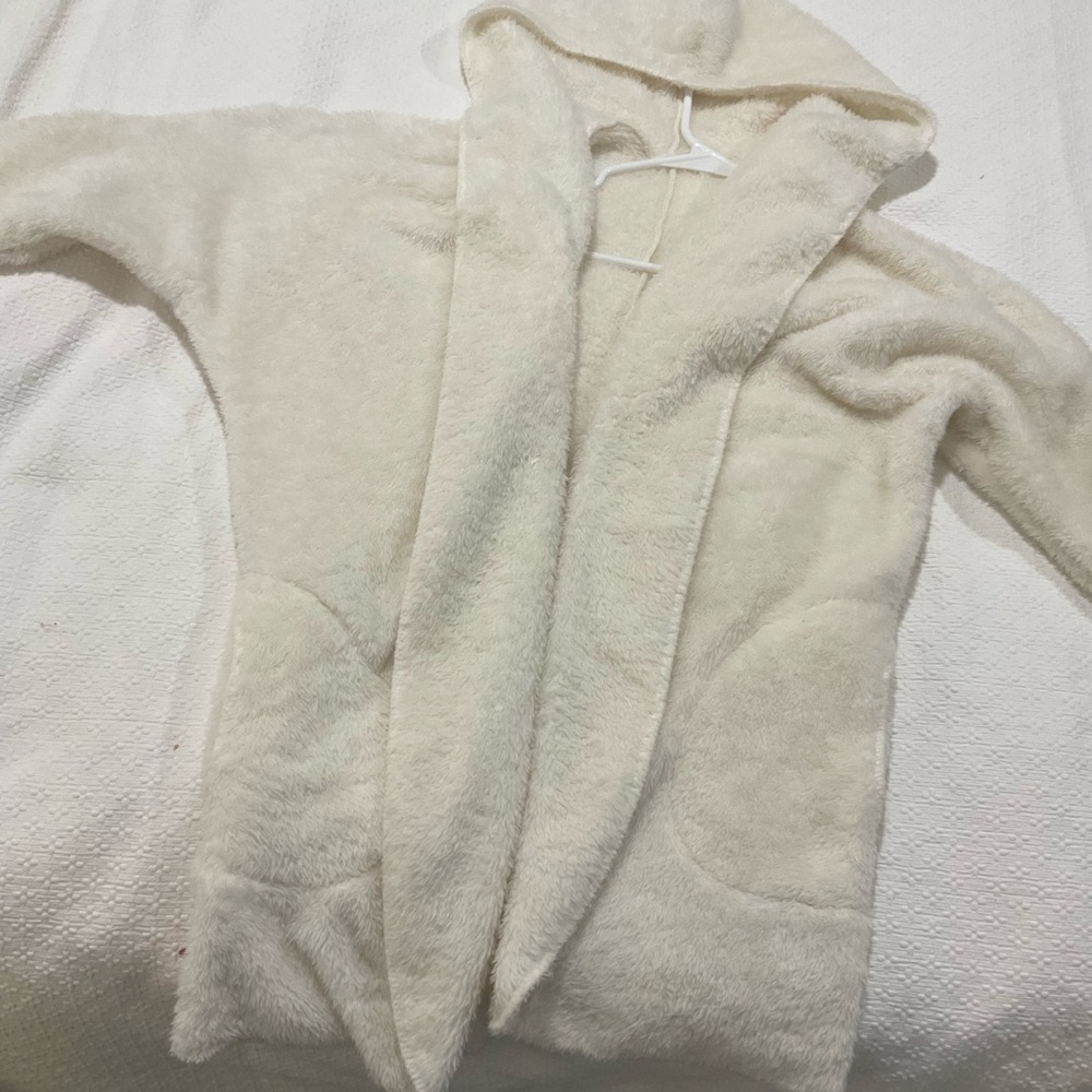 Cozy Cream Hooded Robe with pockets and long sleeves